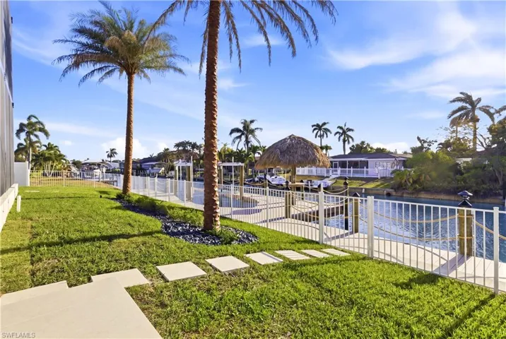 5332 Mayfair Ct, Cape Coral, Florida 33904