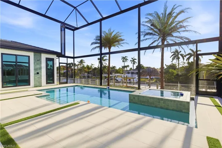 5332 Mayfair Ct, Cape Coral, Florida 33904