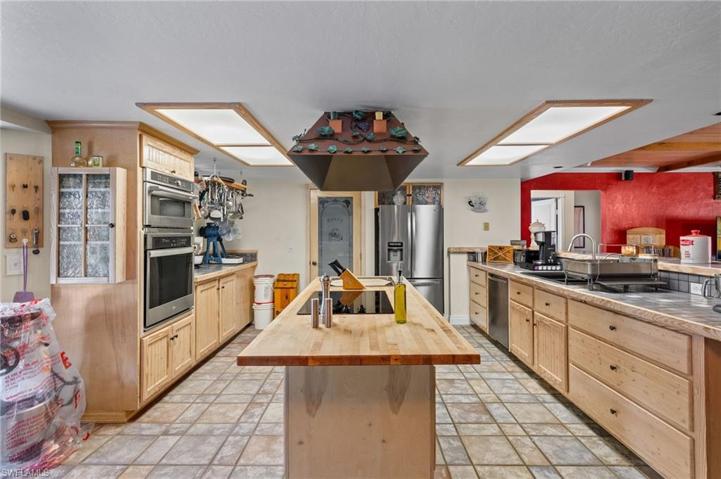 1411 Hibiscus AVE, LEHIGH ACRES FL 33972