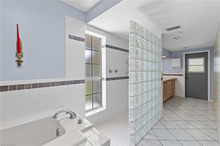 1411 Hibiscus AVE, LEHIGH ACRES FL 33972