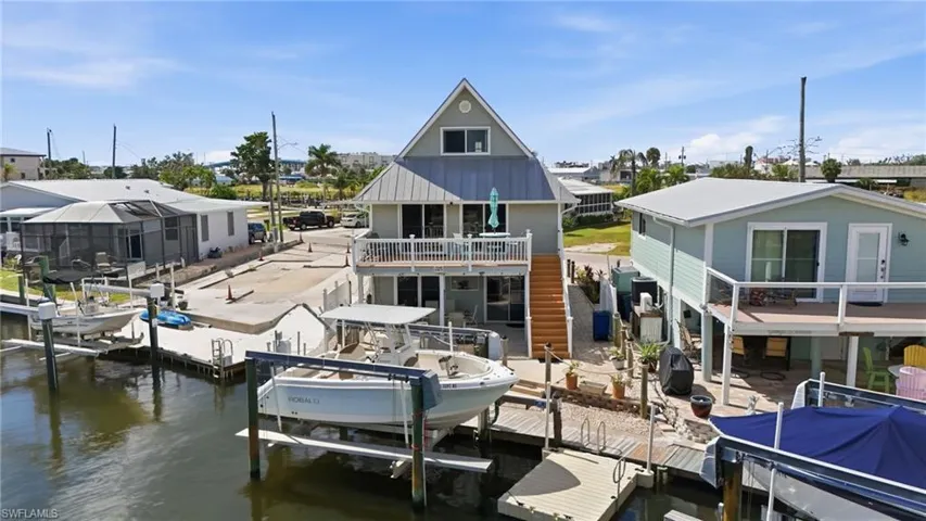 850 Oak St, Fort Myers Beach, Florida 33931
