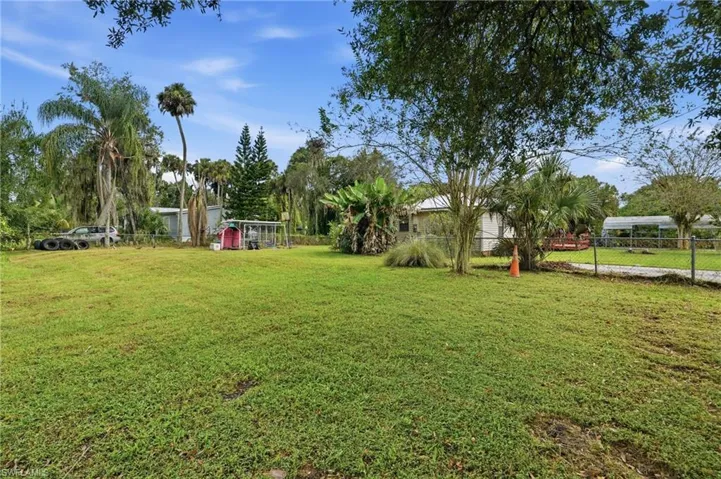 868 Avalon Ave, Labelle, Florida 33935