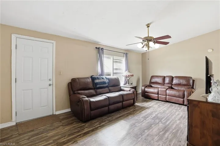868 Avalon Ave, Labelle, Florida 33935