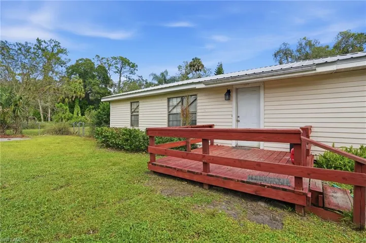 868 Avalon Ave, Labelle, Florida 33935