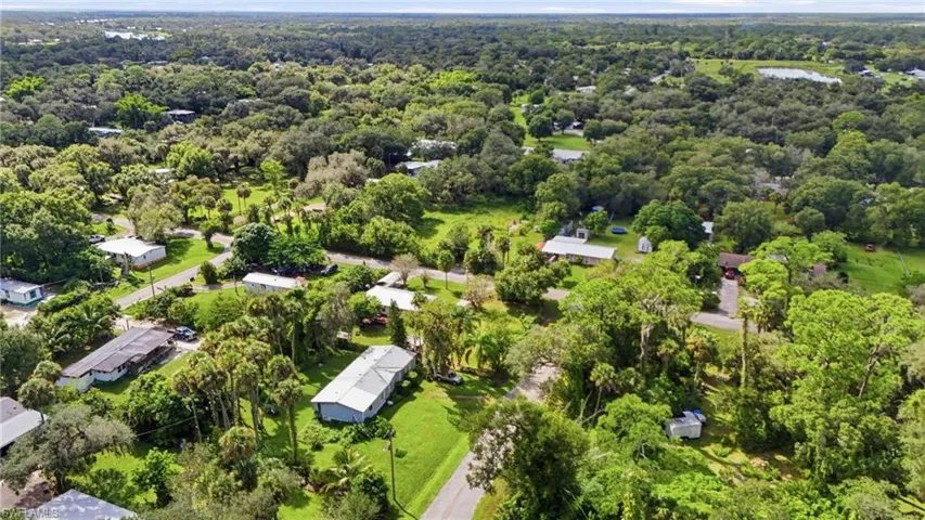 868 Avalon Ave, Labelle, Florida 33935