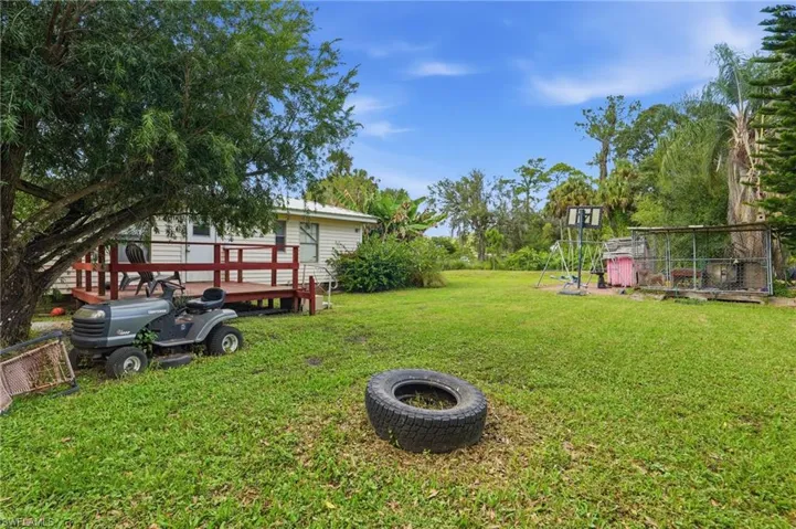 868 Avalon Ave, Labelle, Florida 33935
