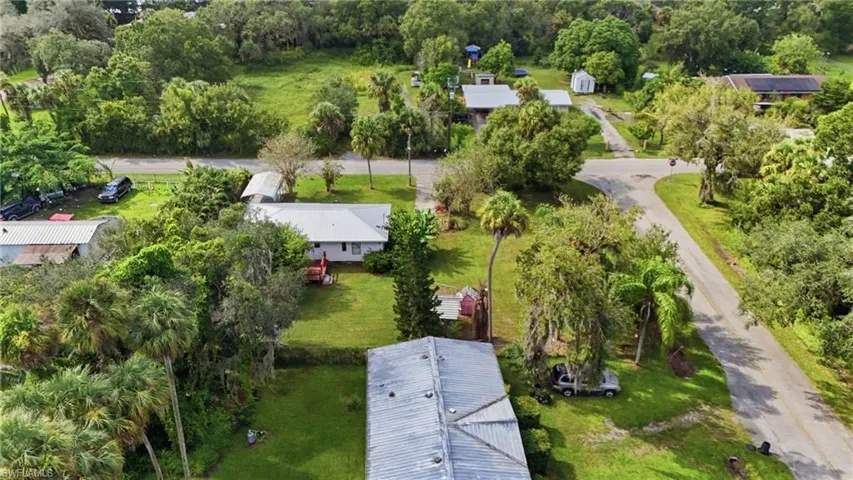 868 Avalon Ave, Labelle, Florida 33935