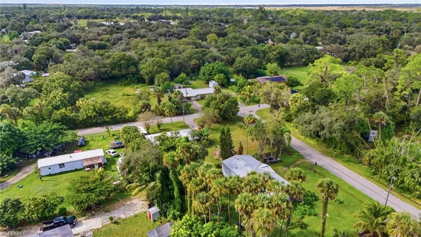 868 Avalon Ave, Labelle, Florida 33935