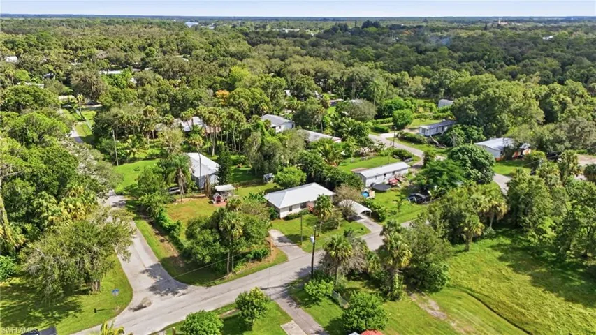 868 Avalon Ave, Labelle, Florida 33935