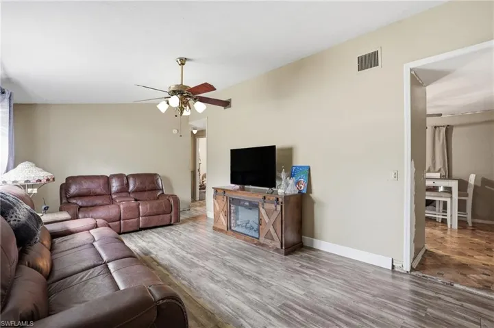 868 Avalon Ave, Labelle, Florida 33935