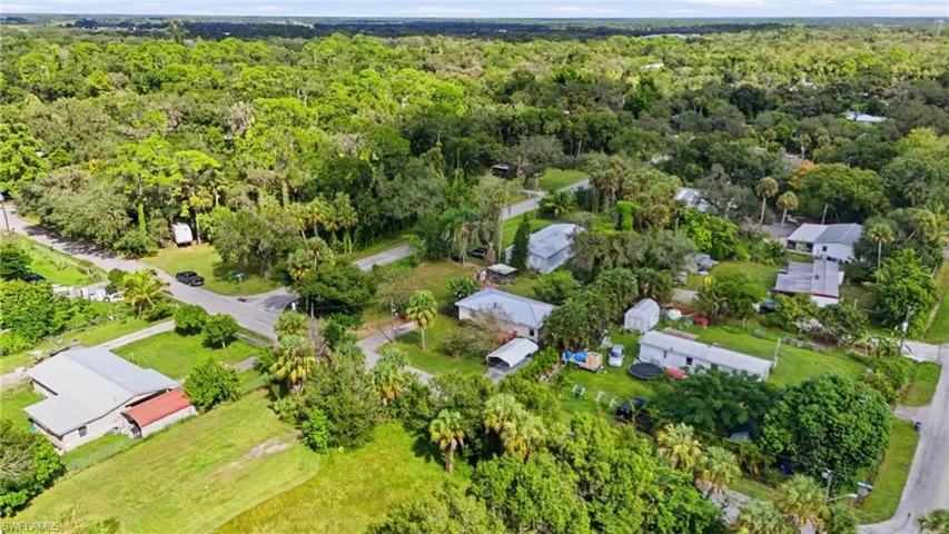 868 Avalon Ave, Labelle, Florida 33935
