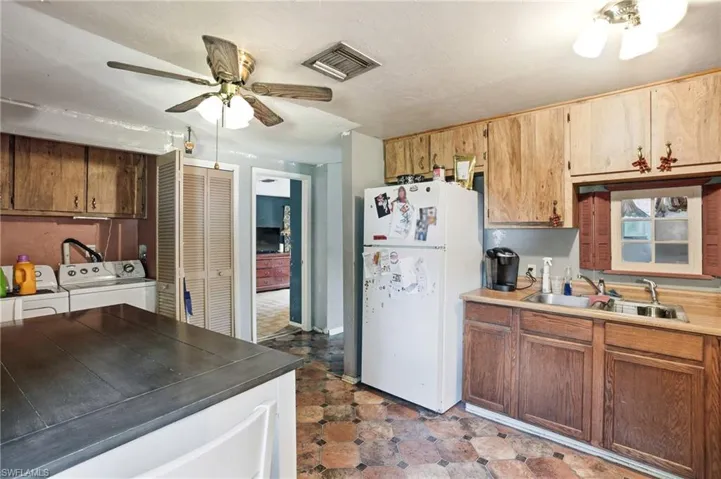868 Avalon Ave, Labelle, Florida 33935