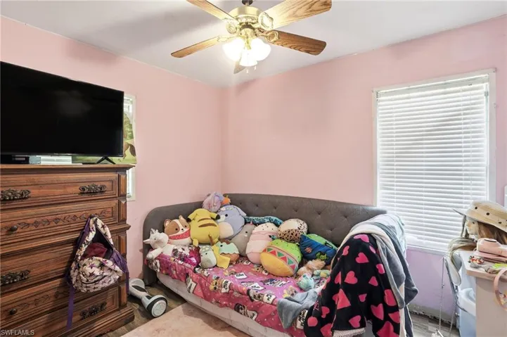 868 Avalon Ave, Labelle, Florida 33935