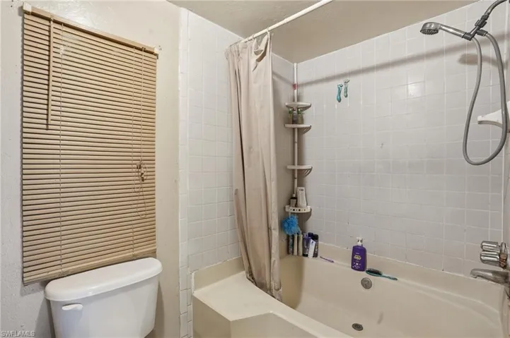 868 Avalon Ave, Labelle, Florida 33935