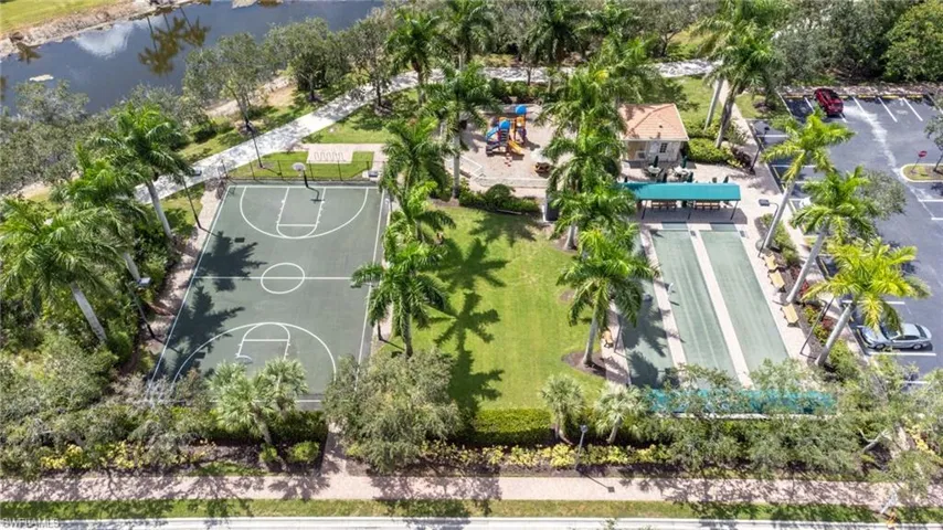 28037 Umiak Ct, Bonita Springs, Florida 34135