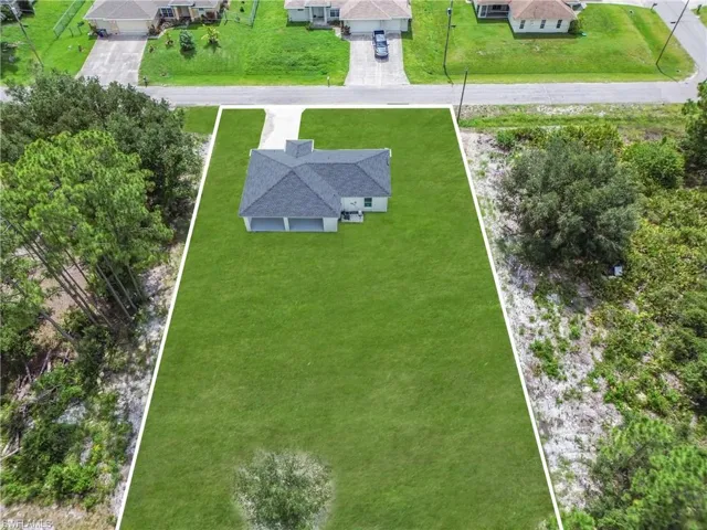 820  Hibiscus  AVE, Lehigh Acres, FL 33972