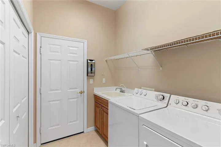3515  Grand Cypress  CT, Naples, FL 34119