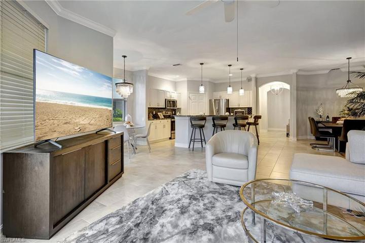 929 Carrick Bend CIR # 102, NAPLES FL 34110