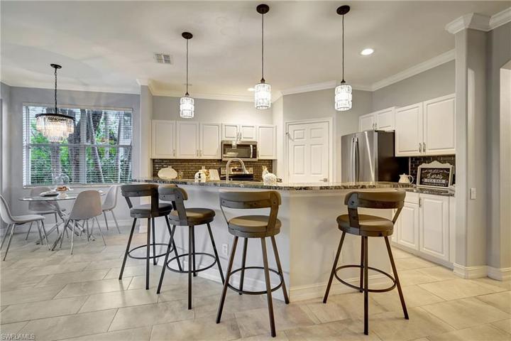 929 Carrick Bend CIR # 102, NAPLES FL 34110