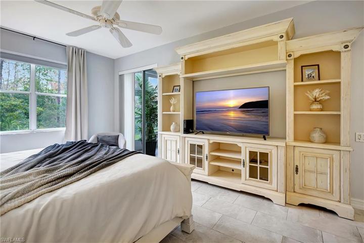 929 Carrick Bend CIR # 102, NAPLES FL 34110