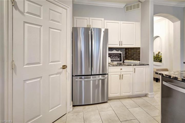 929 Carrick Bend CIR # 102, NAPLES FL 34110