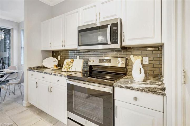 929 Carrick Bend CIR # 102, NAPLES FL 34110