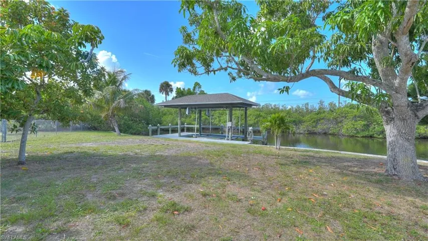 12055 Matlacha Blvd, Matlacha Isles, Florida 33991