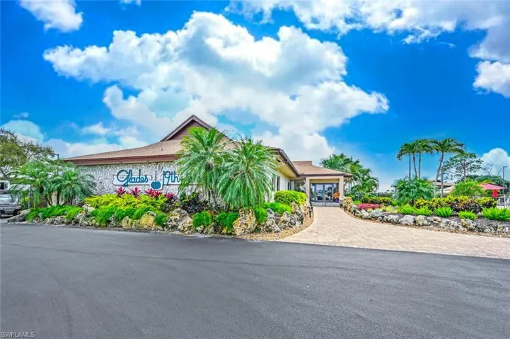 83  Glades  BLVD, Naples, FL 34112