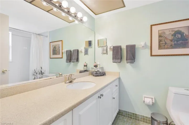 83  Glades  BLVD, Naples, FL 34112