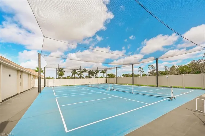 83  Glades  BLVD, Naples, FL 34112