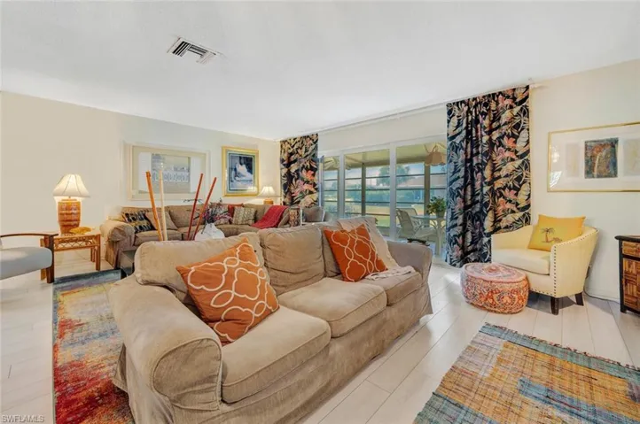 83  Glades  BLVD, Naples, FL 34112