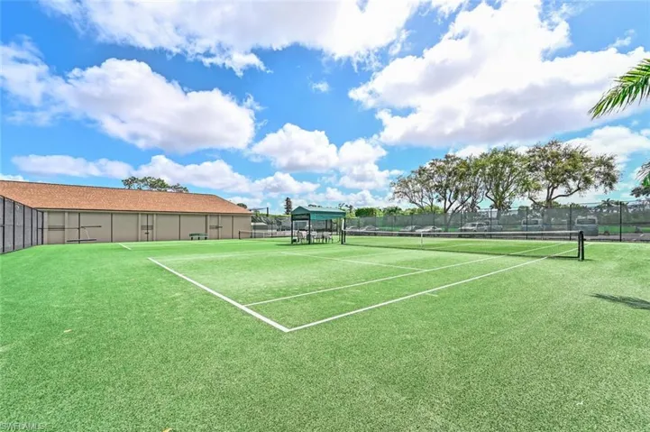 83  Glades  BLVD, Naples, FL 34112