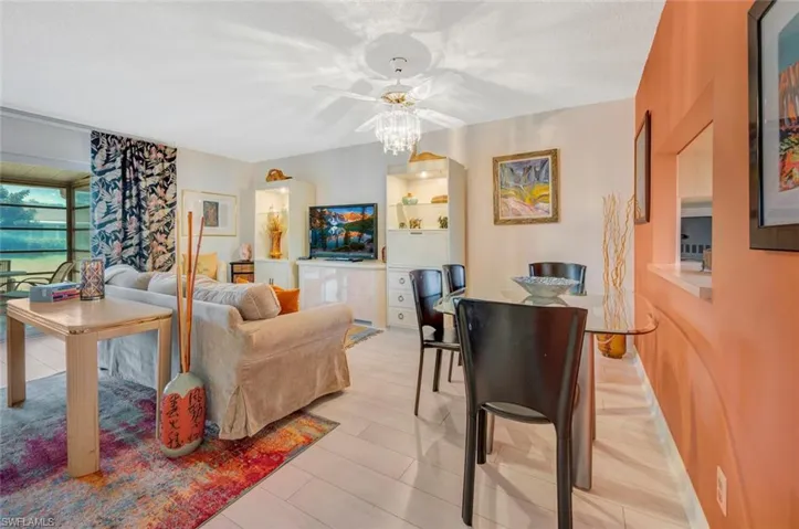 83  Glades  BLVD, Naples, FL 34112