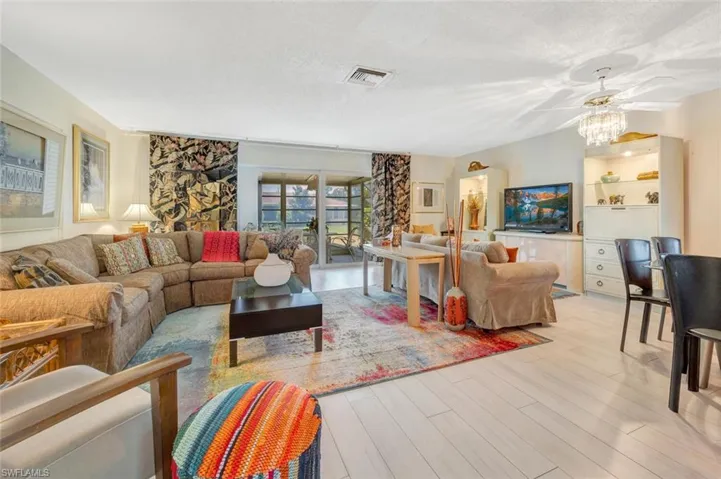 83  Glades  BLVD, Naples, FL 34112