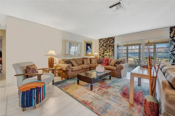 83  Glades  BLVD, Naples, FL 34112