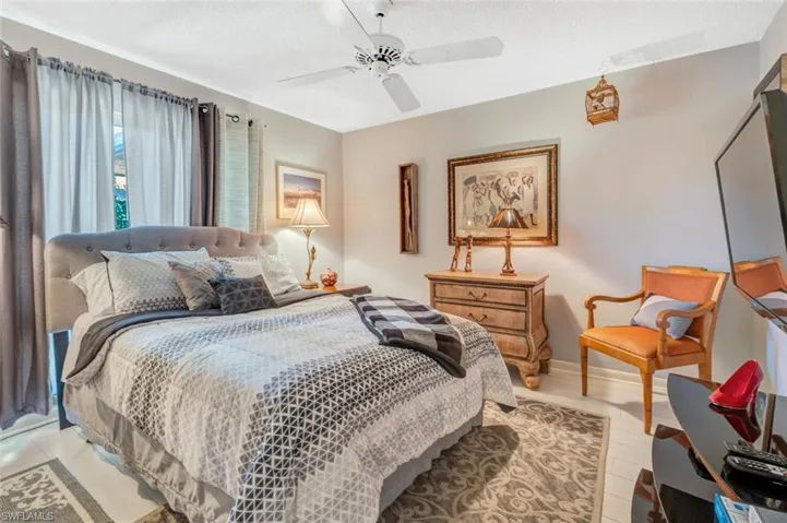 83  Glades  BLVD, Naples, FL 34112