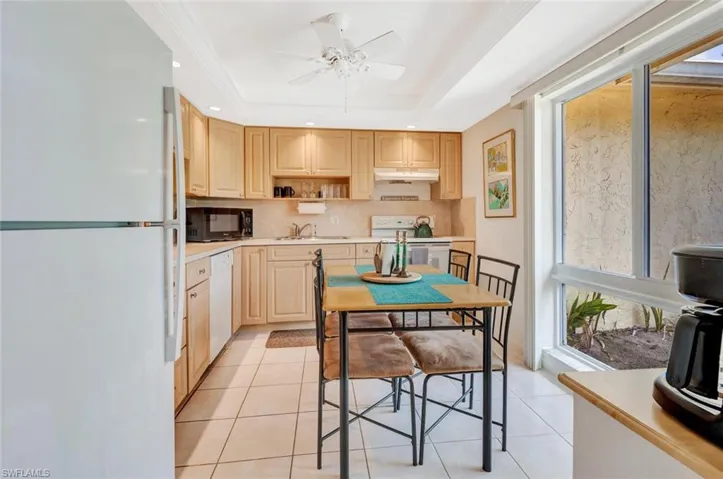 83  Glades  BLVD, Naples, FL 34112