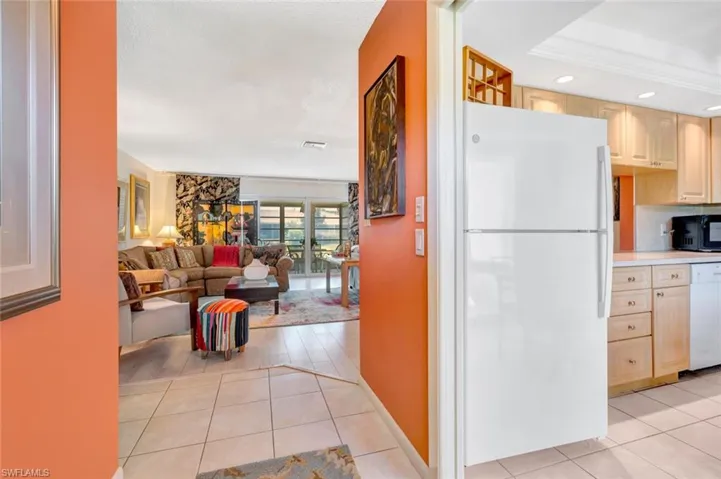 83  Glades  BLVD, Naples, FL 34112