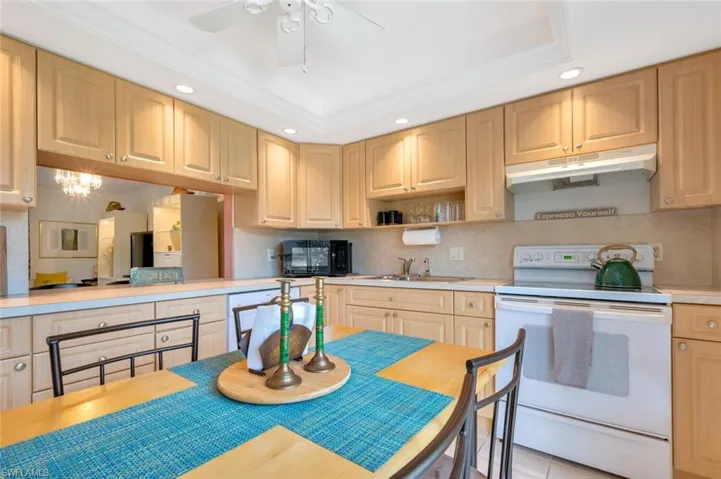 83  Glades  BLVD, Naples, FL 34112