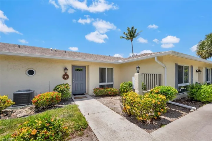 83  Glades  BLVD, Naples, FL 34112