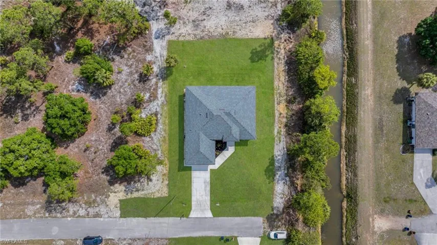 Birds eye view of property
