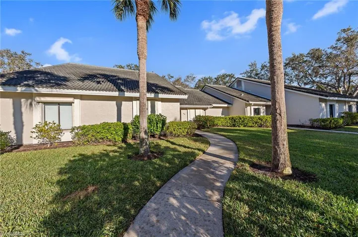 405  Arbor Lake  DR, Naples, FL 34110