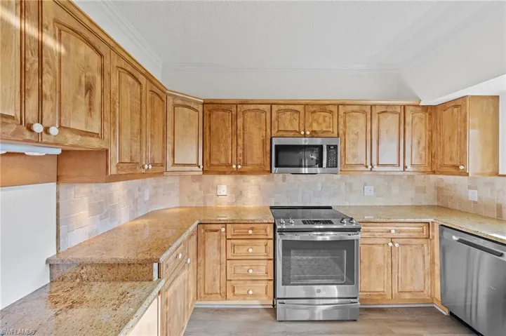 405  Arbor Lake  DR, Naples, FL 34110