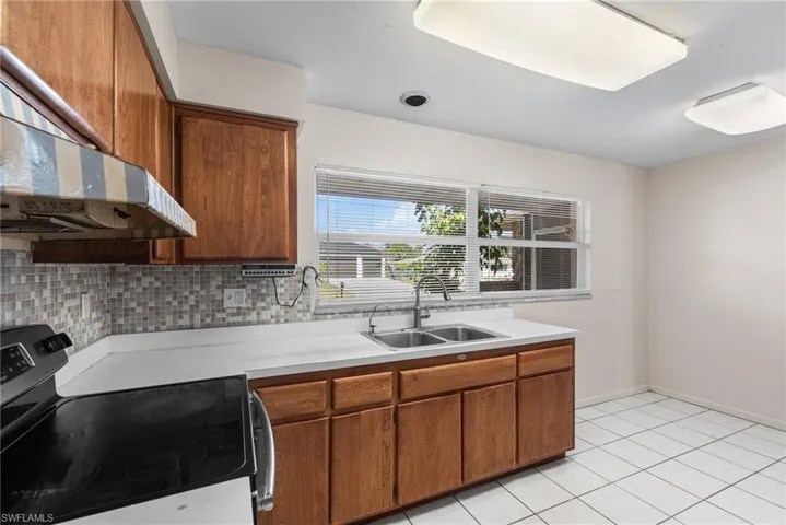4412 SE 13th  PL, Cape Coral, FL 33904