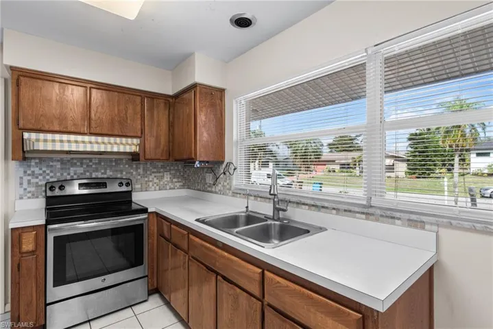 4412 SE 13th  PL, Cape Coral, FL 33904