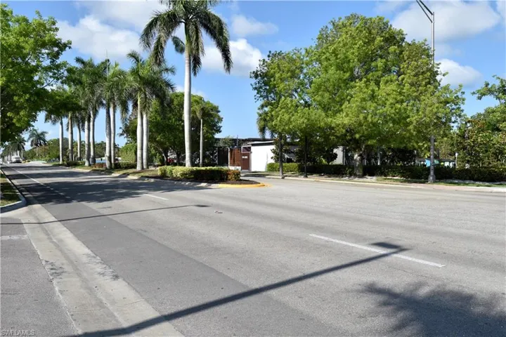 3125  Barrett  AVE, Naples, FL 34112