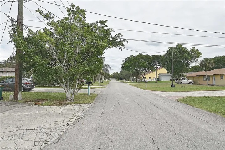 3125  Barrett  AVE, Naples, FL 34112