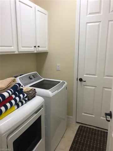28518 Westmeath Ct, Bonita Springs, Florida 34135