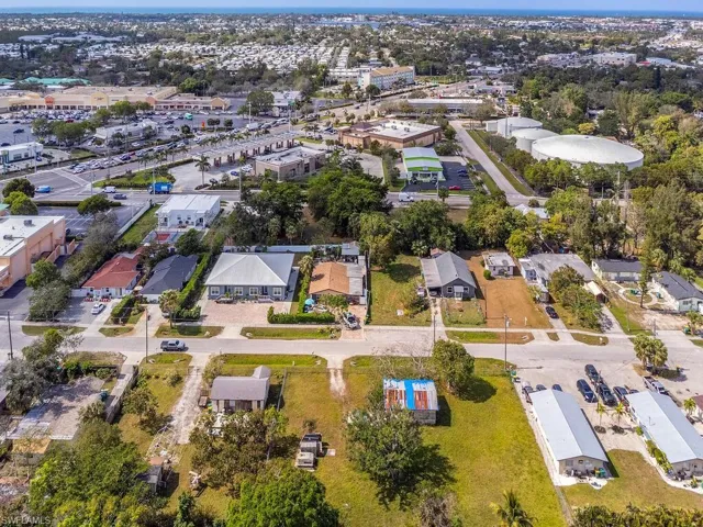 Bayside St, Naples Fl 34112