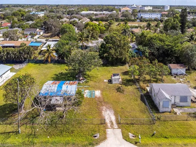 Bayside St, Naples Fl 34112